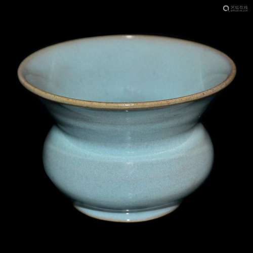 Ru-Type Celadon Crackled Glazed Zhadou Spit-pot 天青釉渣斗