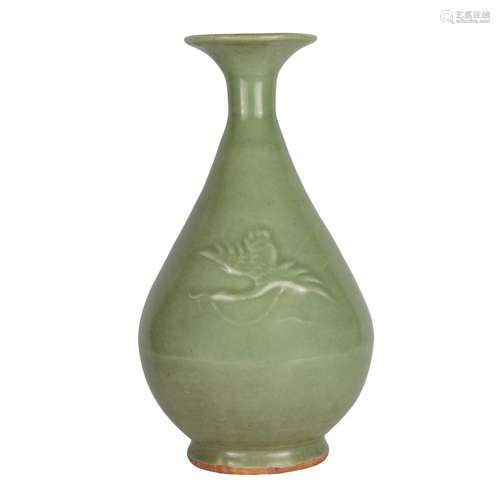 Yuan, A Rare Longquan Celadon Yuhuchunping 元 龙泉窑浮雕鹤翔含带纹玉壶春瓶