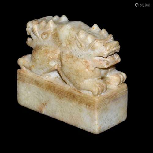 Ming Dynasty, A Well Carved Twin-Mythical Beasts Knop Jade Seal 明 玉雕连体兽首“殿悦”印