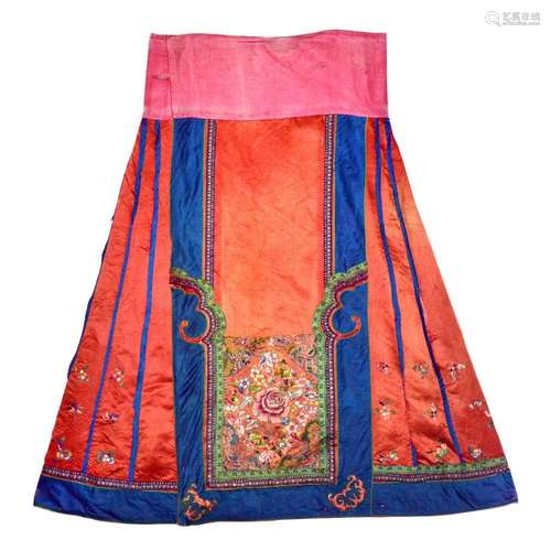 Qing Dynasty, Exquisite Red Silk Embroidered Skirt, Qun 清 精美绣花卉纹红丝长裙