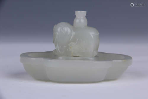 CHINESE CARVED JADE ELEPHANT BRUSH WASHER