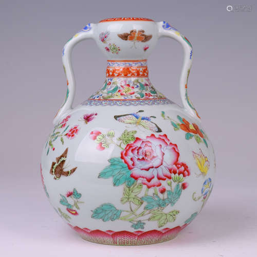 CHINESE FAMILLE ROSE PORCELAIN VASE