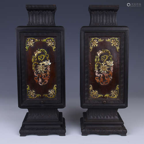 A PAIR OF SANDALWOOD DISPLAY CASES WITH INLAID