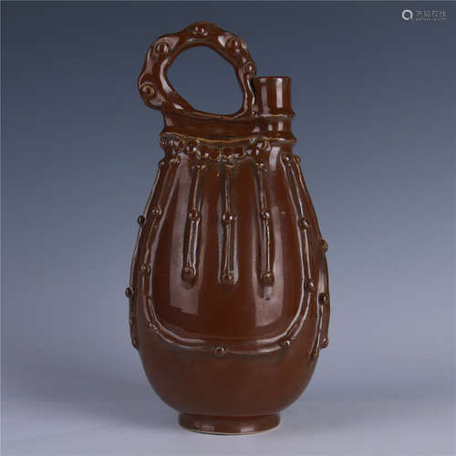 RED GLAZE POUCH SHAPE EWER