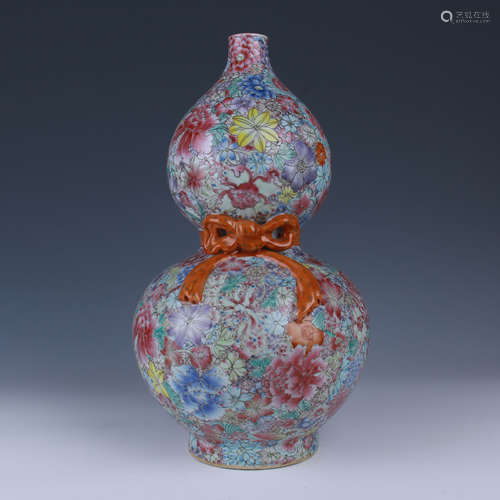 FAMILLE ROSE DOUBLE GOURD VASE