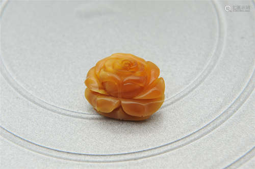 JAPANESE AMBER CARVING BROOCH