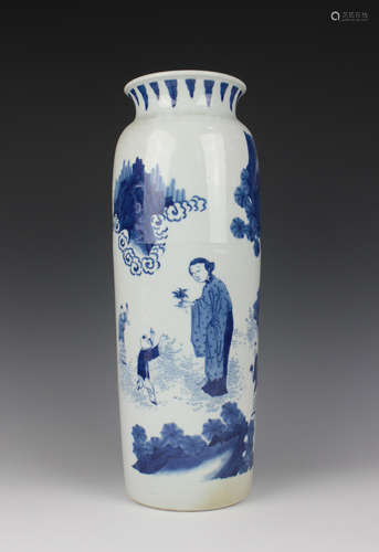 CHINESE BLUE AND WHITE SLEEVE VASE