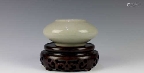 CHINESE CELADON GLAZED WATER COUPE