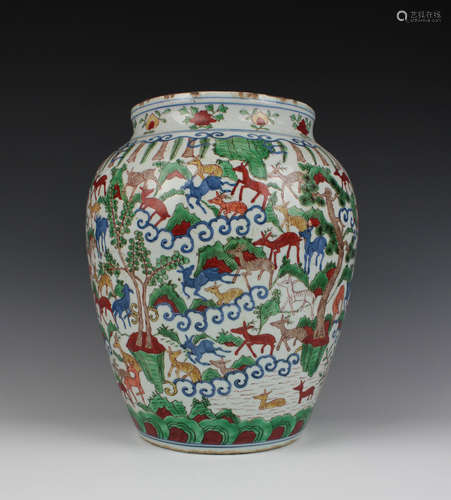 CHINESE B/W WUCAI PORCELAIN DEER JAR