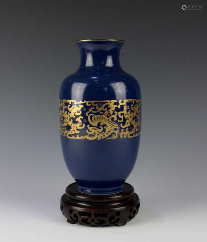 CHINESE GILDED BLUE GROUND PORCELAIN VASE