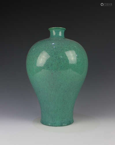 CHINESE TURQUOISE GLAZED MEIPING VASE