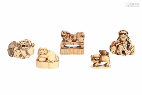 Lot of six netsuke, 1) Staghorn Fukurokuju. H. 9 cm. 2) Staghorn Fukurokuju. H. 8,5 cm. 3) Ivory