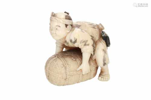 Lot of three netsuke and two okimono, 1) Ivory reclining Hotei with bag, karako and rat. Signed