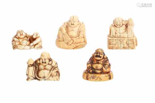 Lot of six netsuke, 1) Ivory Hotei with two karako. Signed. H. 3,5 cm. 2) Staghorn Hotei with fan.