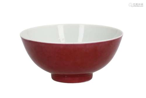 A red glazed porcelain bowl. Marked with 6-character mark Guangxu. China, 20th century. Diam. 11