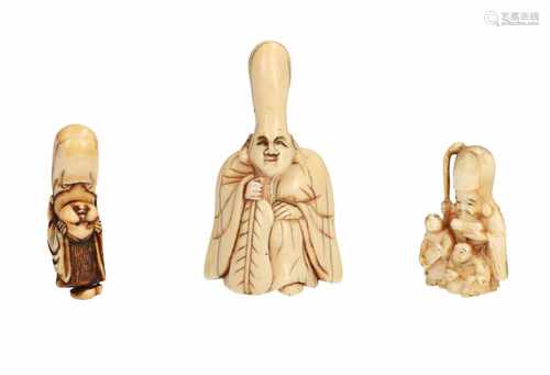 Lot of six netsuke, 1) Ivory Jurojin with crane. H. 4,5 cm. 2) Staghorn Fukurokuju with fan. H. 6