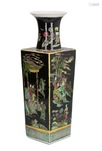 A square-shaped Famille Noir porcelain vase, decorated with warriors and court scenes. Marked with