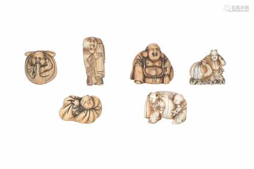 Lot of five netsuke, 1) Ivory, three shishi on base. L. 4,5 cm. 2) Ivory shishi with cub. L. 4 cm.