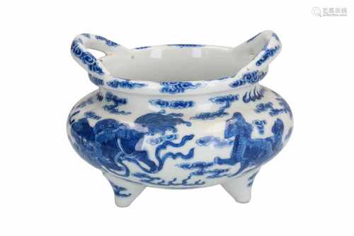 A tripod blue and white porcelain censer, decorated with Fo-dogs. Marked with seal mark Yongzheng.