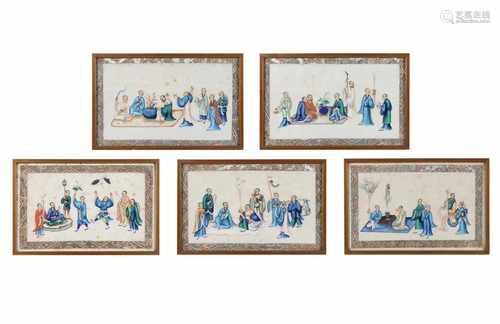 A lot of five paintings on rice paper, depicting figures. China, 19th century. Dim. 18 x 30 cm.