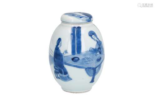 A blue and white porcelain lidded tea caddy, decorated with long Elizas playing weiqi. The lid