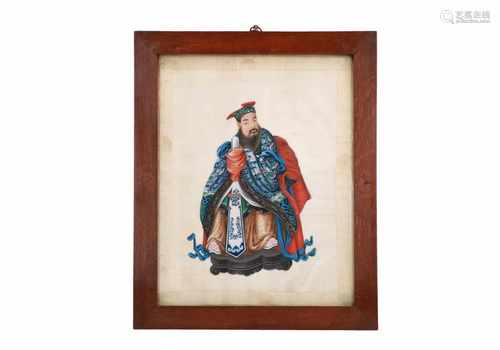 A painting on silk depicting a Mandarin. China, 19th century. Dim. 24,5 x 18 cm.