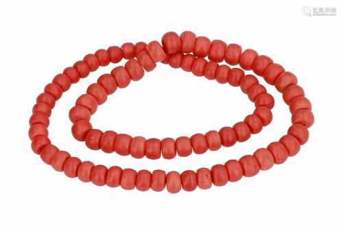 Large red coral necklace. Diam. ca. 9,5 - 12,6 mm. Tot. weight ca. 121 gr.