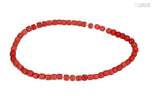 Red coral necklace. Diam. ca. 7,7 - 9,5 mm. Tot. weight ca. 47 gr.