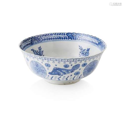 BLUE AND WHITE BOWL KANGXI MARK BUT 19TH CENTURY 23.5cm diam