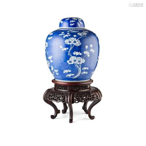 BLUE AND WHITE GINGER JAR AND COVER KANGXI MARK BUT LATE QING DYNASTY/REPUBLIC PERIOD 28cm high (excluding stand)