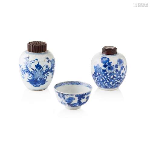 SMALL BLUE AND WHITE OVOID JAR KANGXI PERIOD 12.5cm high (excluding cover)