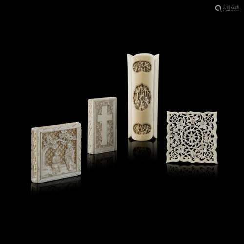 Y GROUP OF THREE CANTON IVORY CARVINGS LATE 19TH/EARLY 20TH CENTURY largest 10.5cm long