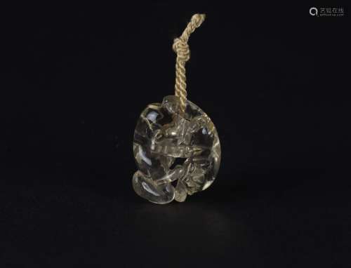 A Citron Crystal Carved Double Fox Pendant