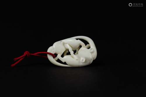 Late Qing-A White Coral Carved Two Fox Pendant