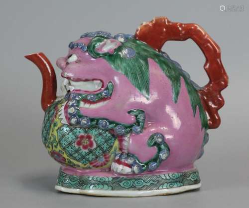 Chinese export porcelain teapot, 18th c.