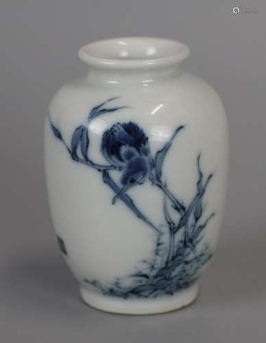 Chinese blue & white porcelain jar w/ bird motif