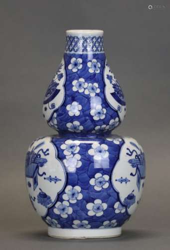 Chinese blue & white porcelain vase, Qing dynasty