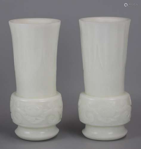 pair of Chinese cream peking glass vases