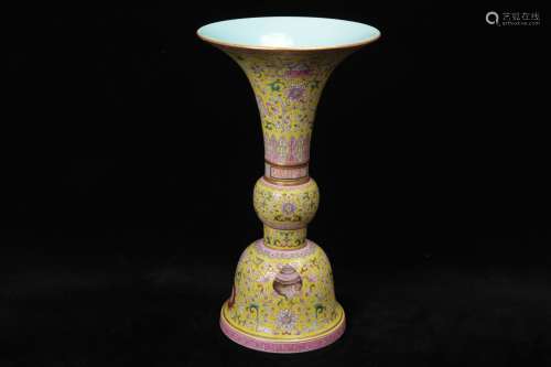 A Chinese Yellow Ground Famille-Rose Porcelain Flower Stand