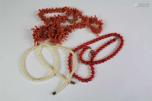 An Antique Graduated Red Coral Necklace