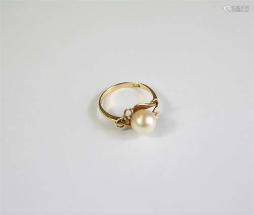 A 14ct Yellow Gold Pearl Ring