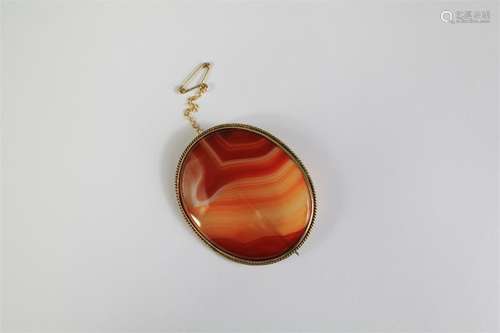 An Antique 9ct Banded Agate Brooch