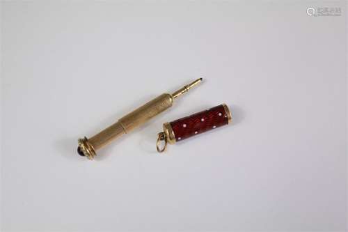 A 9ct Yellow Gold and Enamel Propelling Pencil