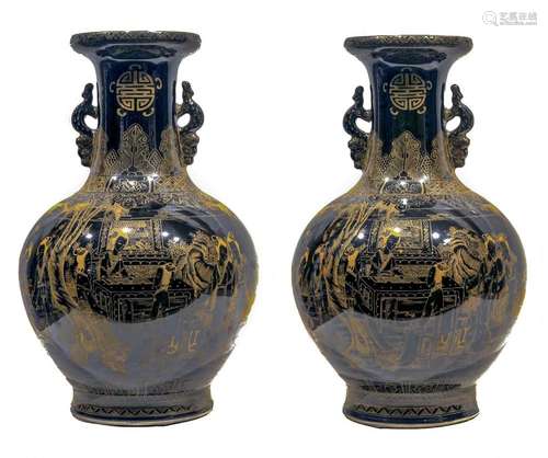 PAIRE DE GRANDS VASES, CHINE