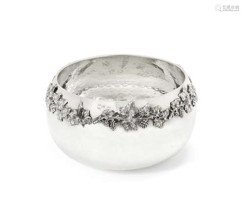 by Brandimarte Di Guscelli & Passeri, Florence, post-1968 mark  An Italian silver bowl