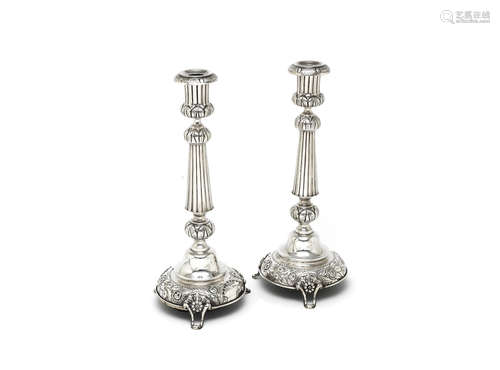 by Jacob Fenigstein, London 1907  (2) A pair of Edwardian silver candlesticks