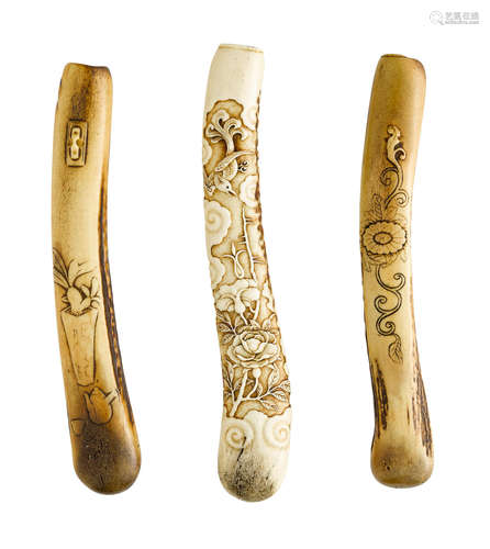 Edo period (1615-1868), 19th century Three stag-horn kiseruzutsu (pipe cases)