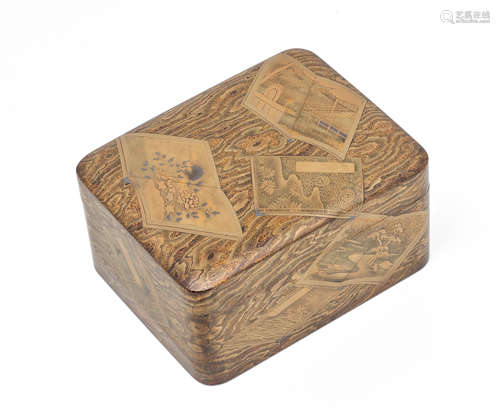 Edo period (1615-1868), 19th century A small lacquer box and cover with removable tray