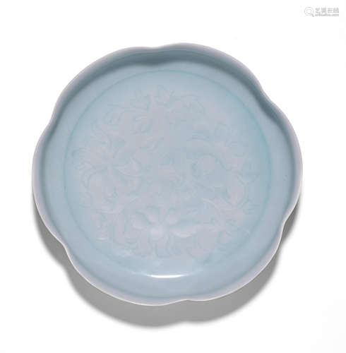 A porcelain bowlShowa era (1926-1989), late 20th century Tsukamoto Kaiji (1912-1990)