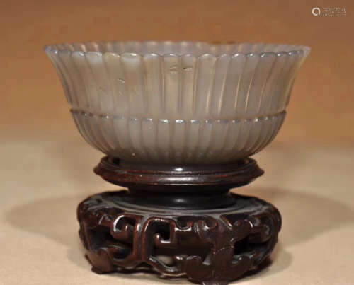 14-16TH CENTURY, AN FLORAL DESIGN AGATE VESSEL, MING DYNASTY